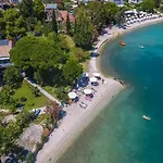 Palmyra Beachfront Apartment